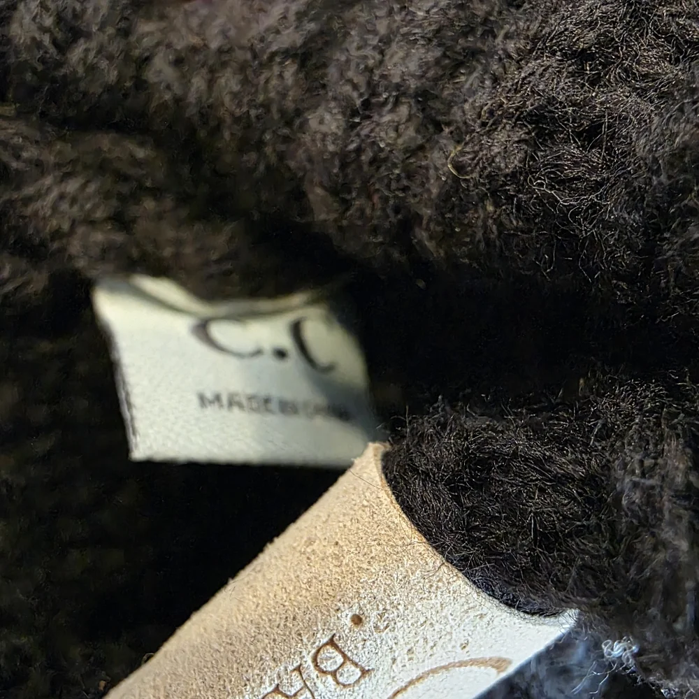 C.C Baby Pom And Mitten Set Black NWT! 0-9 Months